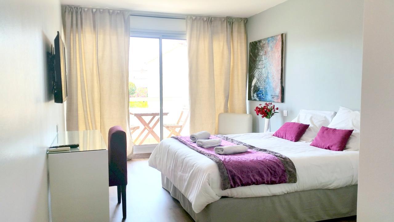 Hotel Sable Et Soleil - Port, Plage Et Jacuzzi Prive Fréjus Cameră foto