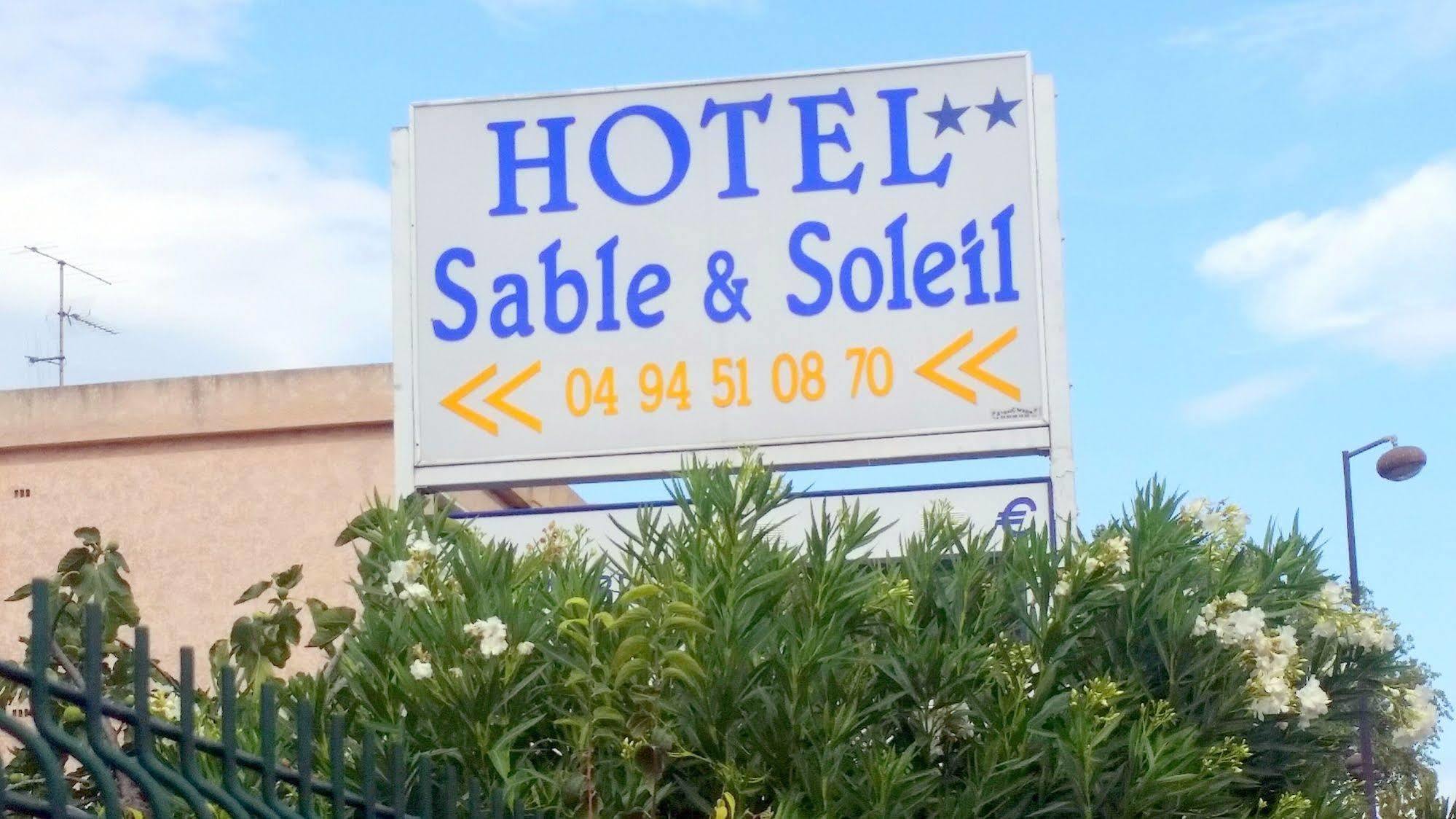 Hotel Sable Et Soleil - Port, Plage Et Jacuzzi Prive Fréjus Exterior foto