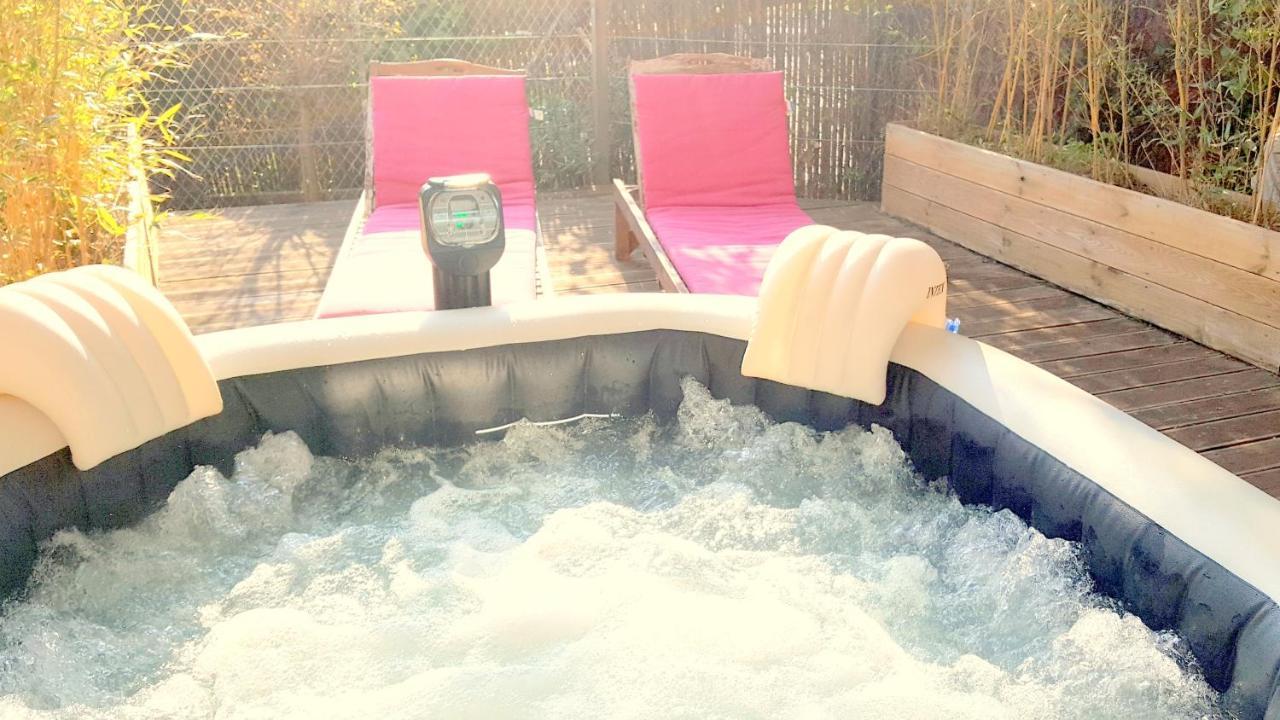 Hotel Sable Et Soleil - Port, Plage Et Jacuzzi Prive Fréjus Exterior foto